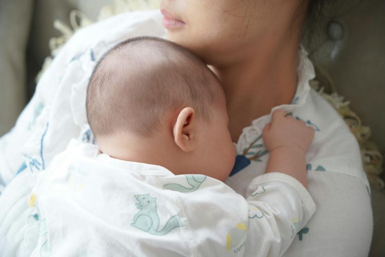 15 Signs of Postnatal Anxiety in New Parents