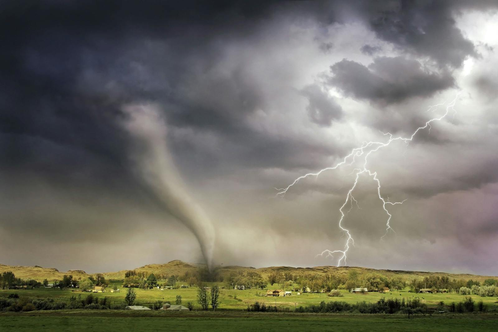 How Do Tornadoes Form? 1 tornado