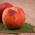 14 Best Health Benefits of Peach for Women