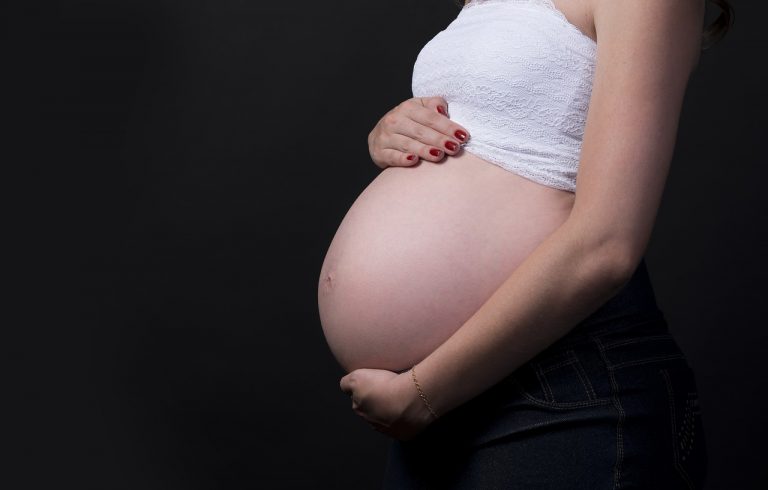 Can Pregnant Women Still Use Essential Oils?