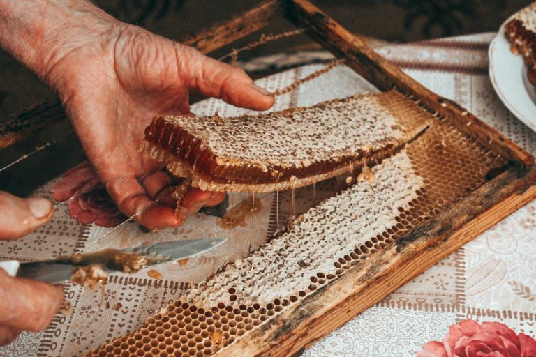 Is Consuming Raw Honey Safe and Beneficial for health?