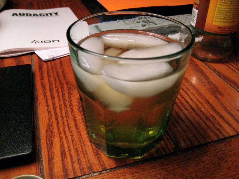 13 Amazing Health Benefits of Drinking Cactus Water