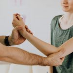 What’s the Difference Between a Chiropractor and an Osteopath?
