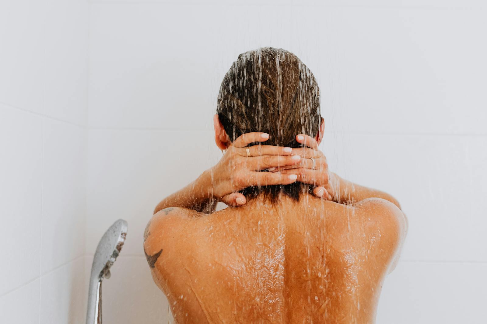 Do Cold Showers Help People Lose Weight?