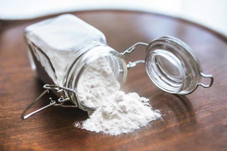 What’s the Difference Between Baking Soda and Baking Powder?