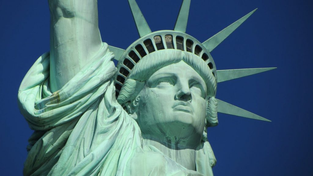 What's the Difference Between an Emigrant and an Immigrant? 1 What’s the Difference Between an Emigrant and an Immigrant?