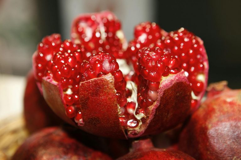 11 Best Health Benefits of Pomegranate for Men