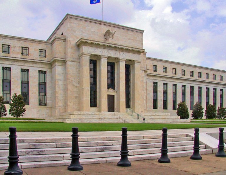 What Exactly Does the Federal Reserve Do? Exploring the Role and Function of America’s De Facto Central Bank