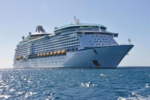 What’s the Difference Between a Cruise Ship and an Ocean Liner?
