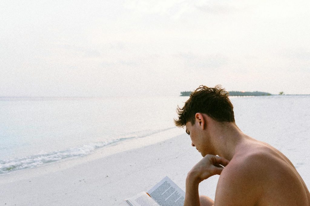 25 books that every man should read to achieve success and fulfilment