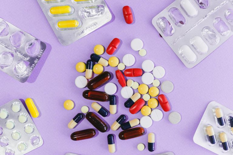 Is It OK to Take Painkillers on an Empty Stomach?