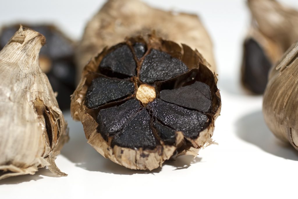 12 Surprising Benefits of Black Garlic