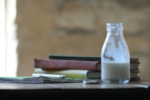 12 Powerful Benefits of Drinking Camel Milk