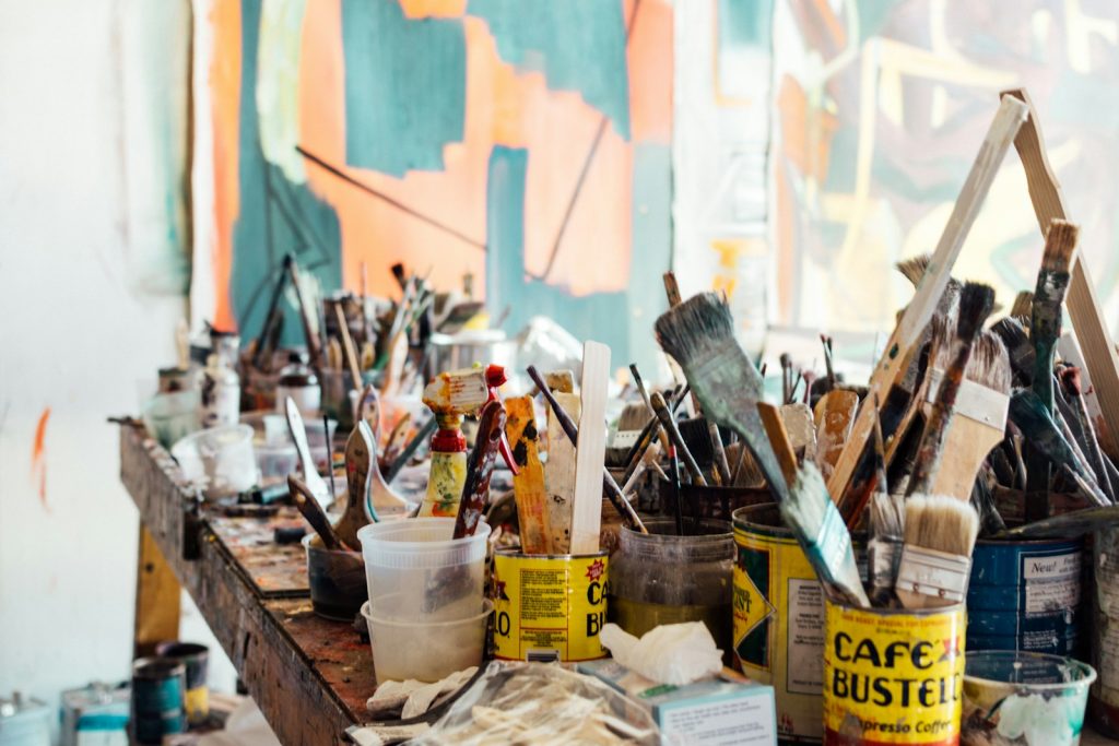 18 Benefits of Art Therapy for Expression and Healing