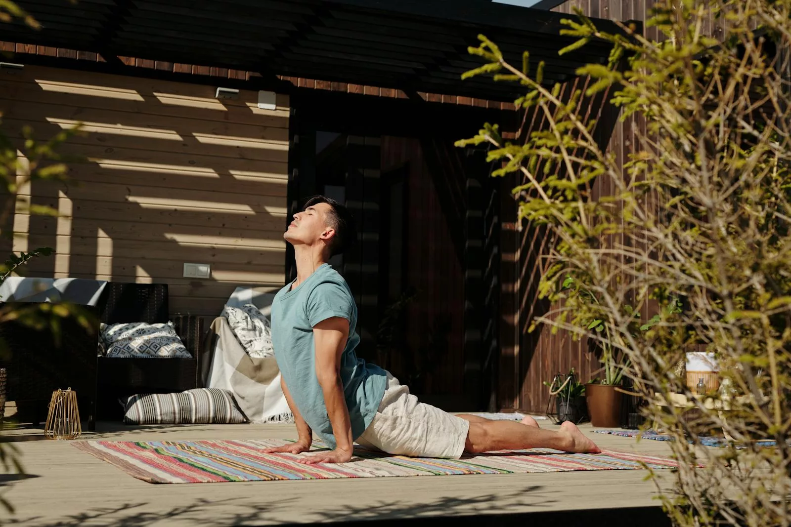20 Amazing Benefits of Sun Salutations for Your Well-Being and Mental Health 1 sun salutations