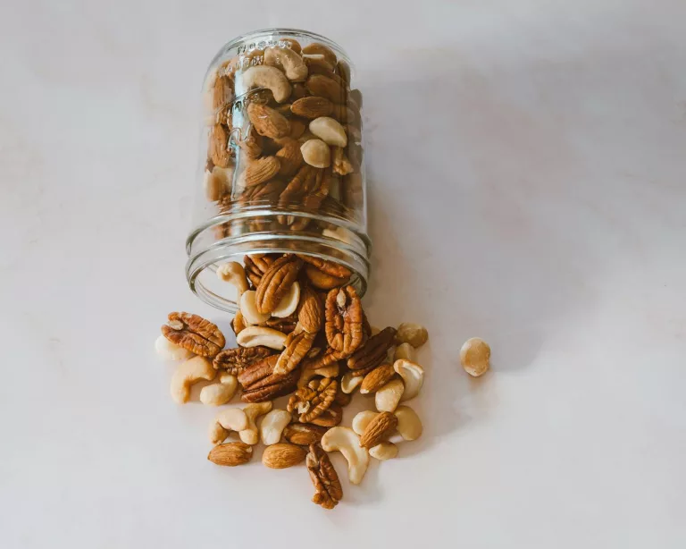 18 Health Benefits of Nuts and Seeds in Your Diet