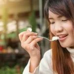 18 Digestive Health Benefits of Probiotic Yogurt