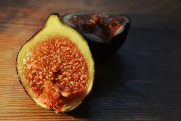 16 Best Health Benefits of Fig for Women