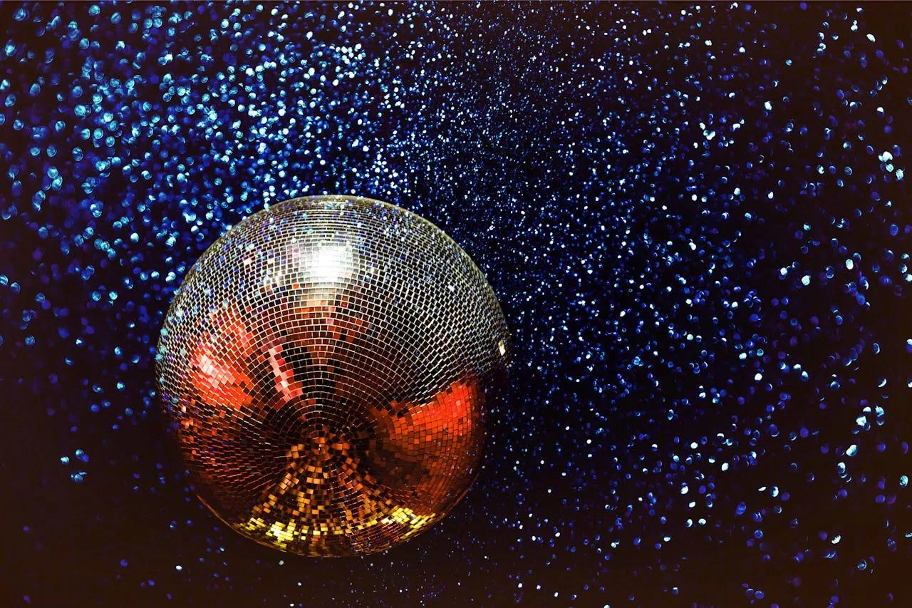 Why Did Disco Music Die? A Nostalgic Exploration of Its Rise and Fall 1 img 6089 1