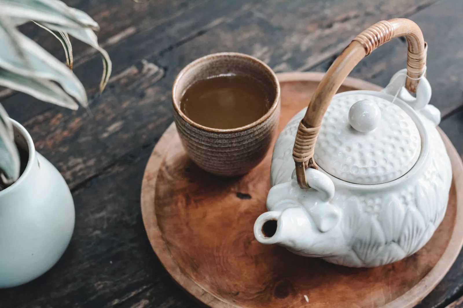 15 Incredible Benefits of Lemon Ginger Tea 1 Lemon ginger tea