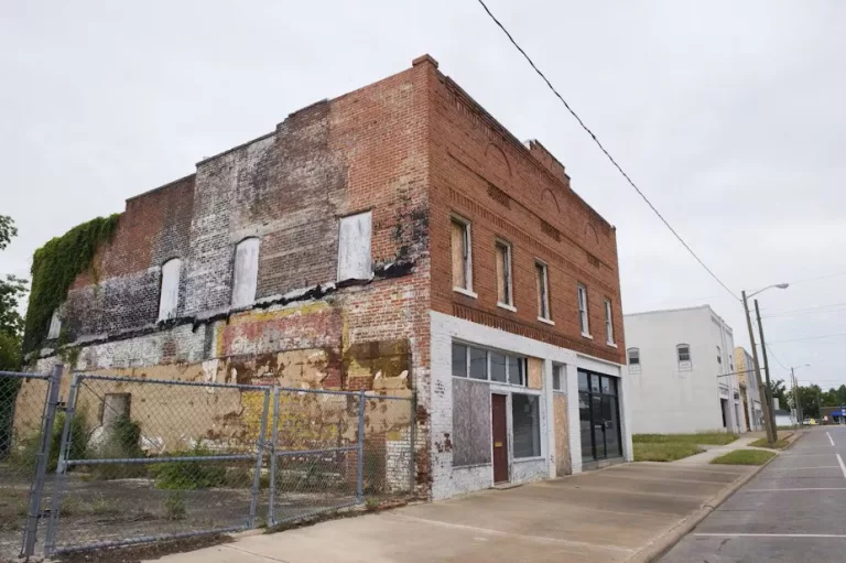 Why Are Southern States So Poor?