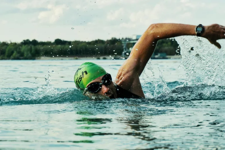15 Amazing Benefits of Swimming for Cardiovascular Fitness