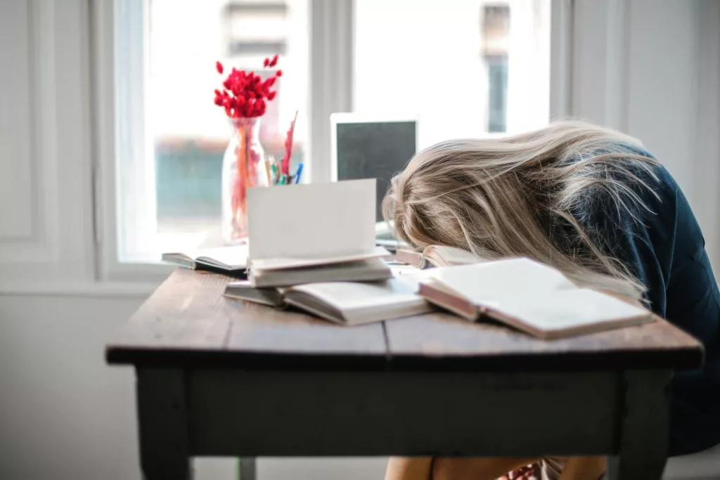 How to Overcome Procrastination and Get Rid of Distractions