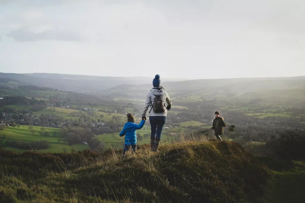 17 Engaging Family-Friendly Activities While Traveling 1 17 Engaging Family-Friendly Activities While Traveling