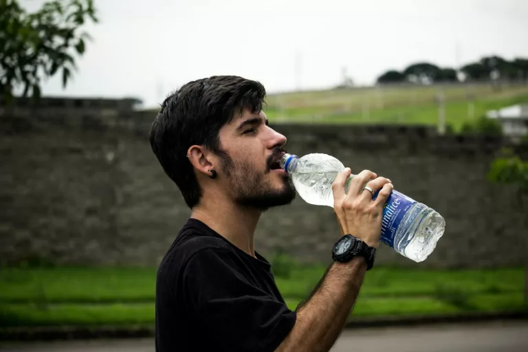 20 Amazing Benefits of Alkaline Water on Hydration and Wellness