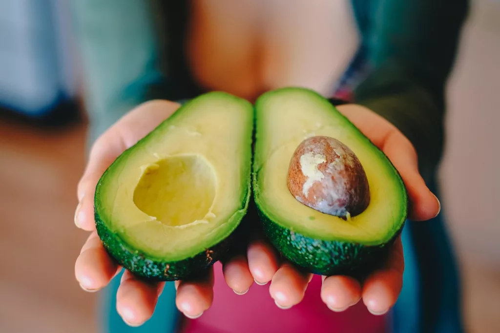 15 Benefits of Consuming Avocado Oil for Healthy Fats