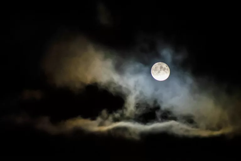 15 Fascinating Facts About the Moon That Will Blow Your Mind