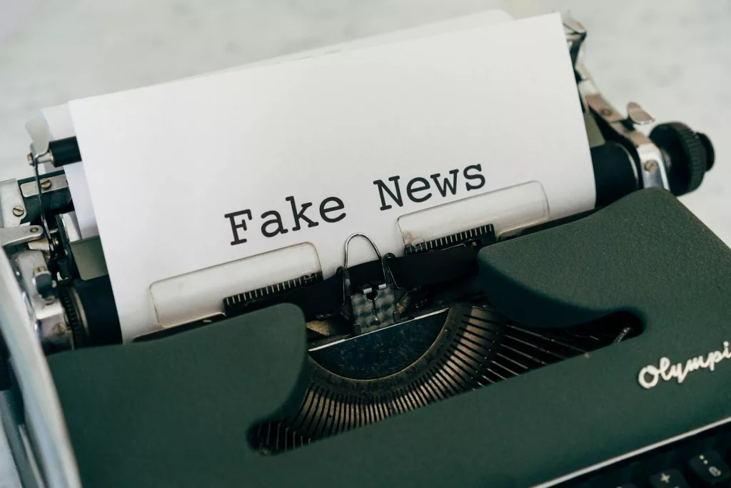 The Science of Misinformation: Why People Believe Fake News 1 The Science of Misinformation: Why People Believe Fake News