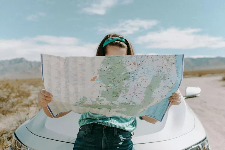 How to Avoid Tourist Traps and Experience a Destination Like a Local