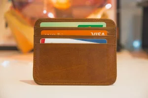 What’s the Difference Between a Credit Card and a Charge Card?