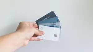 What’s the Difference Between a Credit Card and a Debit Card?