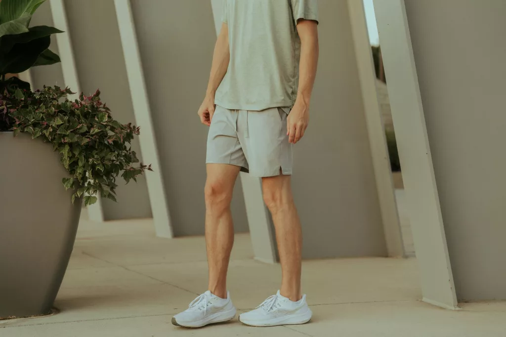Why Tall Men Die Earlier Than Shorter Men: The Biology, Data, and Debate 1 Why Tall Men Die Earlier Than Shorter Men: The Biology, Data, and Debate